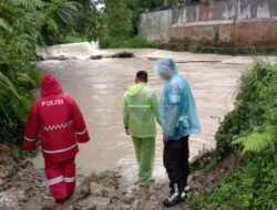 Antisipasi Banjir, Polsek Siantar Martoba Monitoring Aliran Sungai