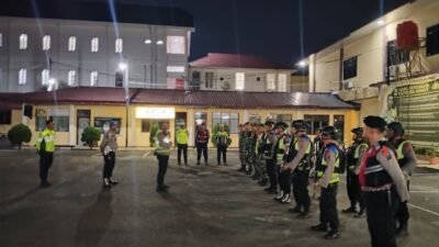 Wakapolres Pematangsiantar Pimpin Patroli Pengamanan Gereja Malam Natal 2025