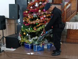 Polres Pematang Siantar Bersama Sat Brimob Sterilisasi Gereja Prioritas Jelang Ibadah Pergantian Tahun