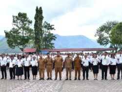 Bupati Samosir Serahkan 803 SK PPPK Paruh Waktu, Vandiko: Ini Era Baru Pengabdian