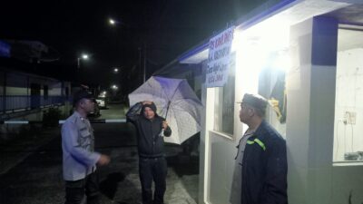 Bhabinkamtibmas Polsek Siantar Marihat Patroli Cegah Gangguan Kamtibmas Malam Hari