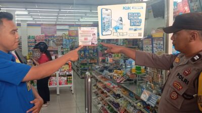 Polsek Siantar Timur Laksanakan Sambang Kamtibmas dan Tempel Stiker Call Center 110