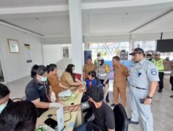 Ops Keselamatan Toba 2026, Polres Pematangsiantar Gelar Ramcek Periksa Kesehatan dan Tempel Stiker