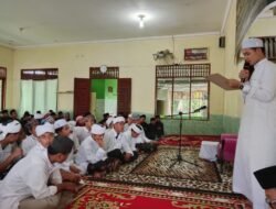 Bhabinkamtibmas Polsek Bosar Maligas Hadir di Tabligh Akbar Ponpes: Sampaikan Pesan Kamtibmas ke Wali Santri