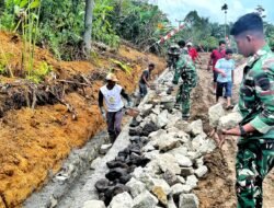 Satgas TMMD ke-127 Kodim 0207/Simalungun dan Warga Kompak Bangun Drainase di Nagori Bahapal