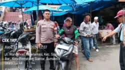 Polres Pematangsiantar Cek TKP Dan Temukan Sepeda motor Warga Didepan Pintu Masuk Pasar Horas