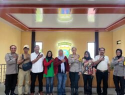 Kapolres Pematang Siantar Bagikan Parcel Lebaran kepada Wartawan Unit yang Merayakan Idul Fitri