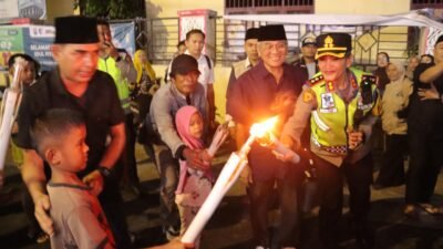 Kapolres Pematang Siantar Pimpin Pelepasan Pawai Obor Takbir Keliling Malam Idul Fitri 1447 H