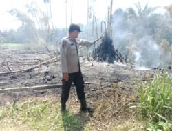 Polsek Bangun Polres Simalungun Tangani Kebakaran Lahan 4 Hektare, Kapolres Himbau Warga Waspadai Karhutla di Musim Panas
