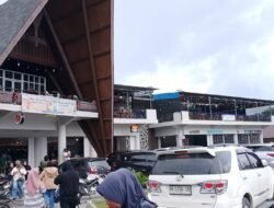 Libur Lebaran Membludak, Salah Satu Stand UMKM Waterfront City Pangururan Tutup dan Diduga Jadi Tempat Istirahat ODGJ