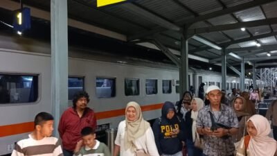 Polsek Siantar Barat Rutin Pengamanan Arus Balik di Stasiun Kereta Api