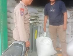 Polsek Siantar Marihat Dampingi Penjualan Jagung Petani Binaan ke Bulog Pematangsiantar