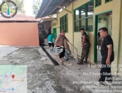Bhabinkamtibmas Gotong Royong Bersama di Mesjid Nurul Huda 