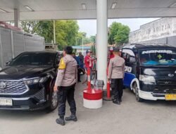Polsek Siantar Timur Monitoring Penyaluran BBM di Dua SPBU, Harga Subsidi dan Non Subsidi Normal
