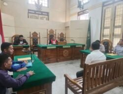*“Dinilai Berpihak” Majelis Hakim Tunggal ZULKIFAR, S.H., M.H., Menolak Praperadilan Pemohon Dengan Pertimbangan Hukum Status Tersangka Tetap Sah, Kapolsek Sunggal Lanjutkan Pelimpahan Berkas Perkara Tahap II Kepada Kepala Cabang Kejaksaan Negeri Deli Serdang, Di Pancur Batu.*