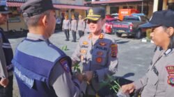 Dukung Ketapang, Kapolres Pematang Siantar Berikan Bantuan Bibit Cabe dan Terong kepada Bhabinkamtibmas