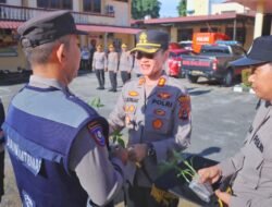 Dukung Ketapang, Kapolres Pematang Siantar Berikan Bantuan Bibit Cabe dan Terong kepada Bhabinkamtibmas