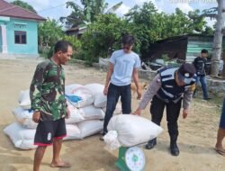 Bhabinkamtibmas Polsek Sianțar Marihat Dampingi Petani Binaan ke Bulog Cabang Pematang Siantar