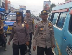Kapolsek Siantar Utara Patroli Jalan Kaki dan Silaturahmi di Pasar