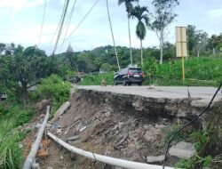Jalan Nasional di Samosir Longsor, Aspal Ambrol Timpa Pipa PDAM: Warga 10 Hari Krisis Air Bersih