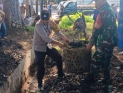 Polsek Siantar Martoba Gotong Royong Jumat Bersih