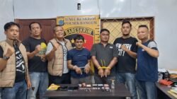 Rumah Jadi Sarang Narkoba, Polsek Gunung Malela Gerebek Tengah Malam dan Bekuk Dua Tersangka Beserta 5,8 Gram Sabu