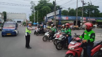 Sat Lantas Polres Pematang Siantar Laksanakan Binluh dan Dikmas Lantas kepada Pengendara Gojek