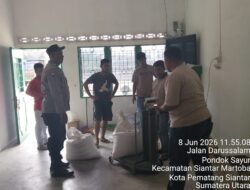 Polsek Siantar Barat Dampingi Penjualan Hasil Panen Jagung Petani Binaan ke Bulog