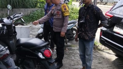 Bhabinkamtibmas Polsek Siantar Utara Sambangi Pekerja Toko Bangunan Sampaikan Pesan Kamtibmas