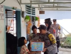 Sambut HUT Bhayangkara Ke 80, Polsek Sianțar Barat Berikan Bansos Kepada Warga Jalan Enggang