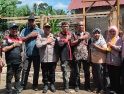 KRNS Gandeng Polsek & Camat Bandar Huluan, Salurkan Bantuan ke Warga Rumah Dinding Tepas