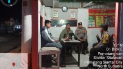 Samapaikan Pesan Kamtibmas, Polsek Siantar Martoba Laksanakan SALING di Pos Kamling