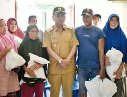 Penuh Haru, Bupati Simalungun Tinjau Korban Puting Beliung di Pematang Bandar dan Berikan Bantuan