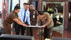 Bupati Bersama Kajari Humbahas Tandatangani Kerjasama Wujudkan WBK dan WBBM