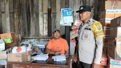 Jalin Silahturahmi, Bhabinkamtibmas Polsek Siantar Timur DDS di Gudang Expedisi