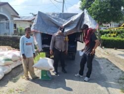Bhabinkamtibmas Dampingi Penjualan Jagung Petani Binaan Kapolsek Siantar Marihat