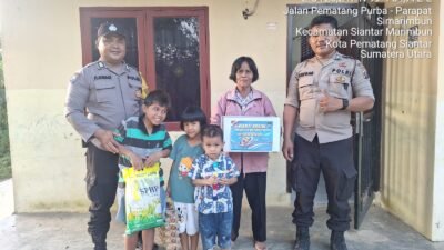 Polsek Siantar Marihat Salurkan Bansos HUT Bhayangkara Ke 80 Kepada Masyarakat Membutuhkan