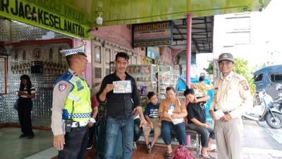 Sat Lantas Polres Pematang siantar Sosialisasi Tertib Berlalu Lintas kepada Pengemudi dan Mandor Bus
