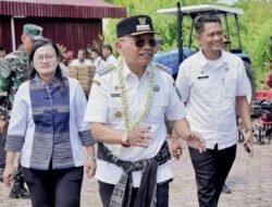 Percepat transformasi pertanian modern, Bupati Simalungun Serahkan Alsintan dan Panen Raya Bawang Merah di Nagori Bah Bolon