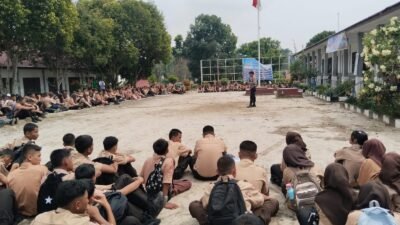 Kanit Binmas Polsek Siantar Martoba Edukasi Bahaya Narkoba Dalam Kegiatan MPLS di SMA Negeri 6