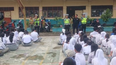 Sat Lantas Polres Pematang Siantar Berikan Himbauan dan Dikmas Lantas di SMK/SMA Swasta YP Pelita