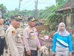 Turun Langsung! Kapolres Simalungun Tinjau Lokasi Banjir Pasar Bawah, Pastikan Bansos dan Dapur Umum Segera Didirikan