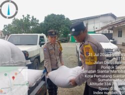 Bhabinkamtibmas bersama Petani Binaan jual jagung ke Bulog