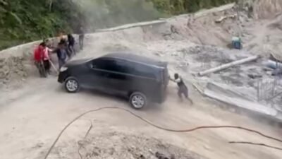 Proyek Jembatan Sigarantung Rp30,7 Miliar Disorot, Wisatawan Mengaku Diminta Bayar Rp70 Ribu untuk Melintas
