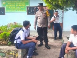 Bhabinkamtibmas Polsek Siantar Marihat Sambang di Sekolah MTS Khoirottul Islamiyah