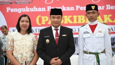 Bupati Humbahas Kukuhkan Paskibraka HUT RI Ke-81