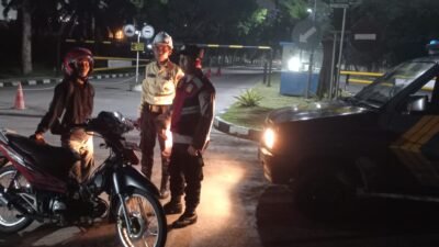 Sikat Balap Liar dan Geng Motor, Polsek Bosar Maligas Gelar Patroli Blue Light Malam Hari