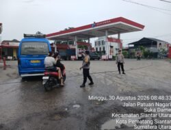 Polsek Siantar Utara Montoring dan Gatur Lalin Distribusi BBM di SPBU