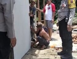 Polsek Siantar Barat Gotong Royong Membangun Rumah Warga Korban Angin Kencang