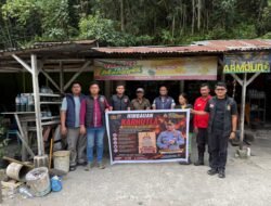 Cegah KARHUTLA, Sat Reskrim Polres Simalungun Gencar Sambangi Warga dan Bagikan Stiker Imbauan
